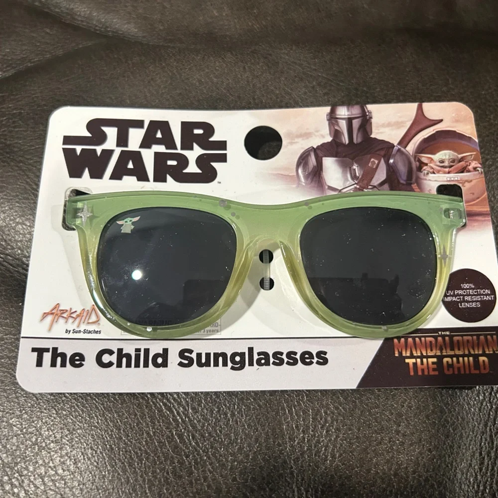 Star Wars The Mandalorian Green Sunglasses